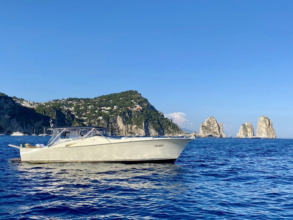 Croisière d'une journée à Capri – Excursion privée exclusive en bateau