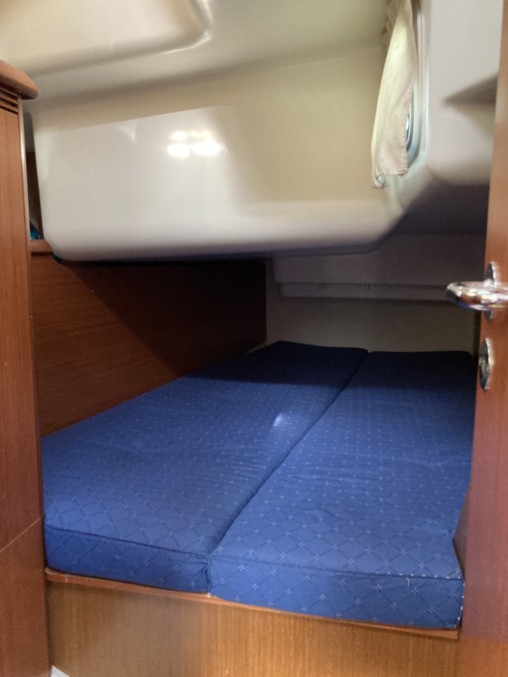 Profitez d'une journée complète de navigation à Manfredonia en voilier.