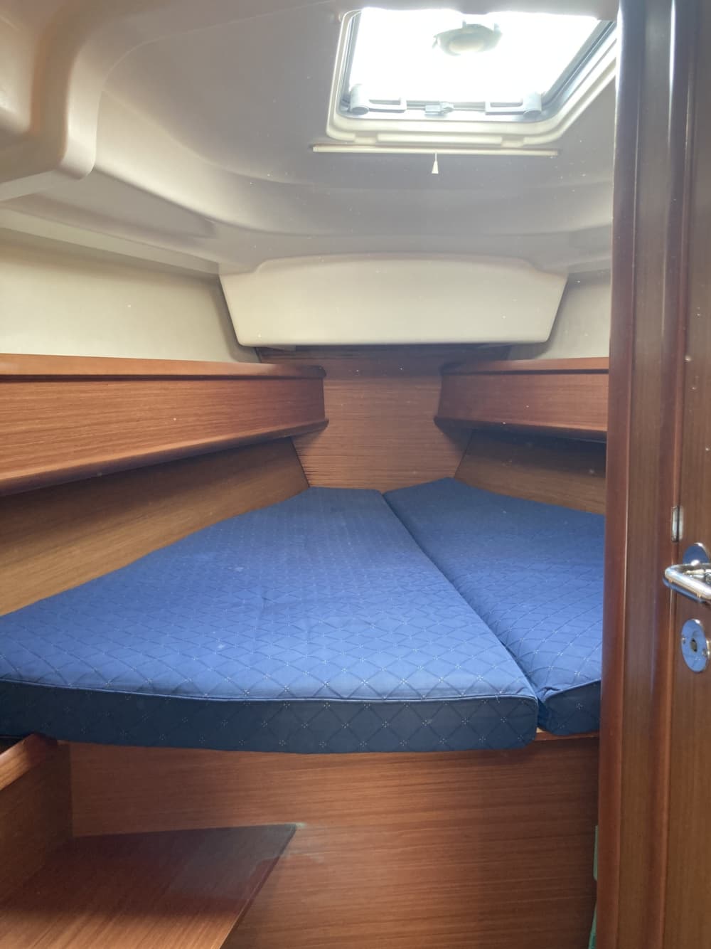 Profitez d'une journée complète de navigation à Manfredonia en voilier.