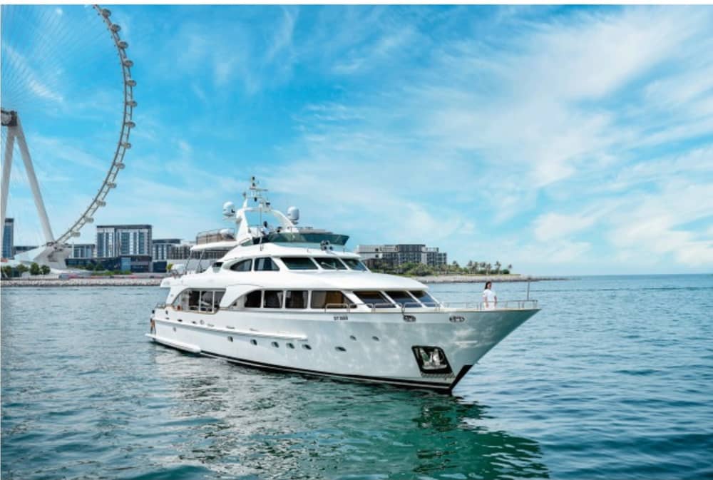 Découvrez Dubaï comme jamais auparavant à bord d'un yacht à moteur