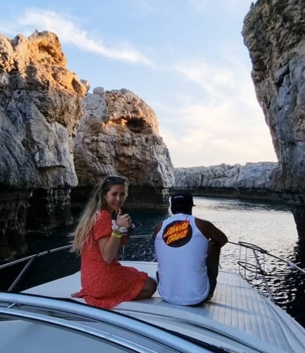 Descoberta da Ilha Symi: Cruzeiro de dia inteiro com baías escondidas e sabores locais