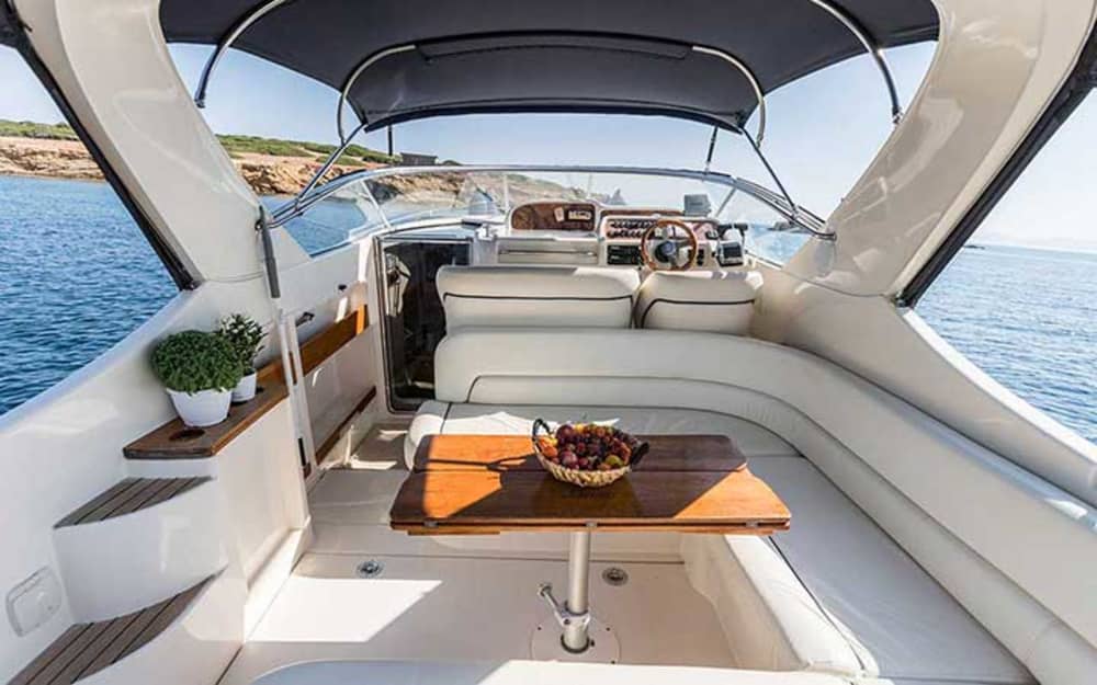 Descoberta da Ilha Symi: Cruzeiro de dia inteiro com baías escondidas e sabores locais