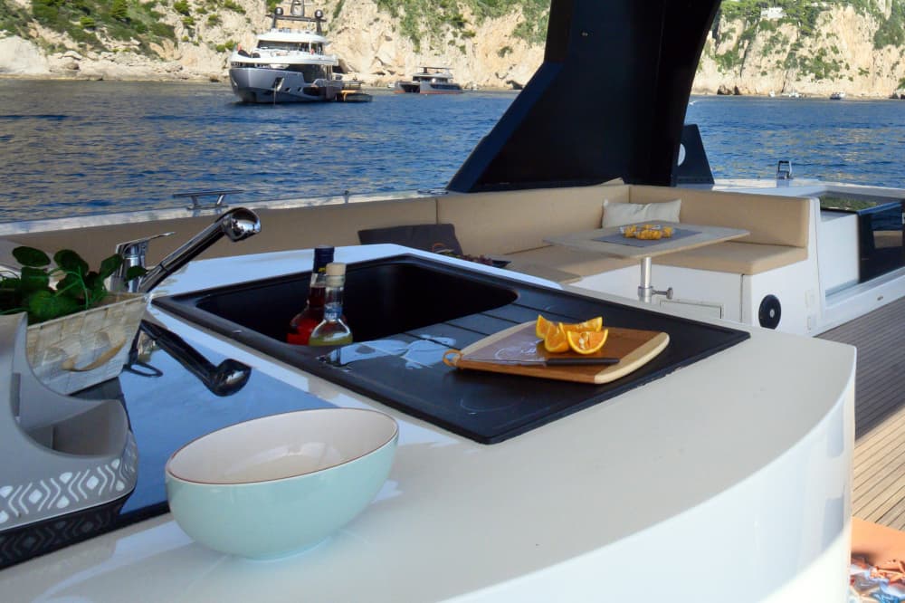 Elite Capri Escape: Cruise, Free Bar, Brunch and Free Time on Land for Shopping