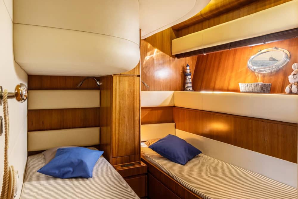 Capri Luxury Boat Day from Sorrento: Scenic Cruise, Free Bar & City Visit