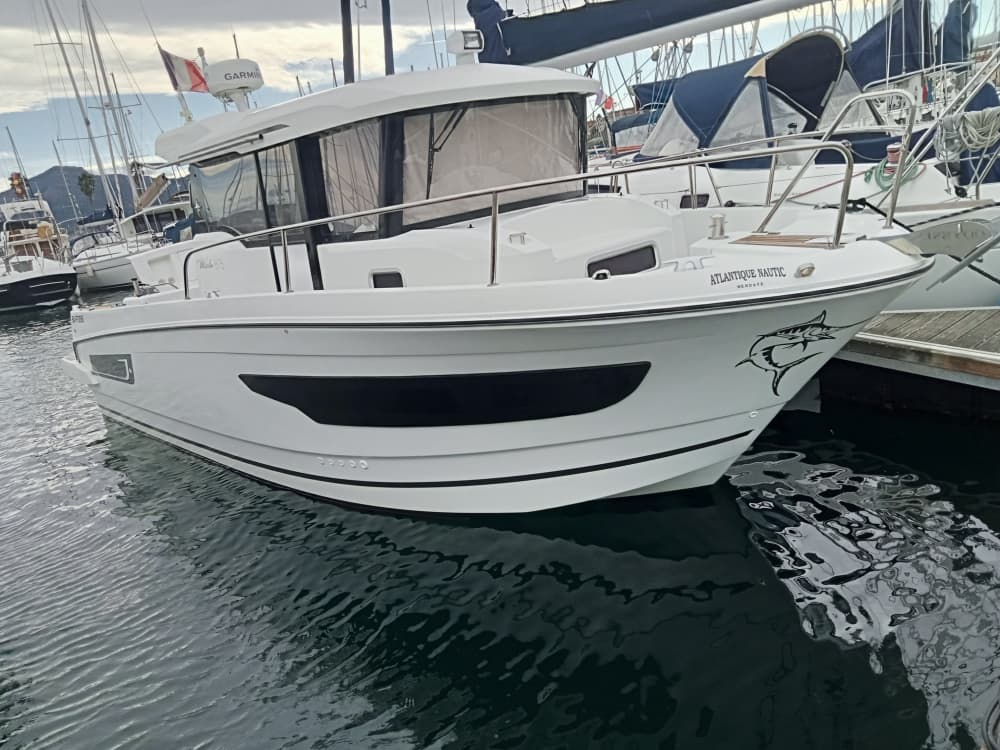 Relájate en Port-Saint-Louis-du-Rhône: 8 horas de sol en una lancha motora.