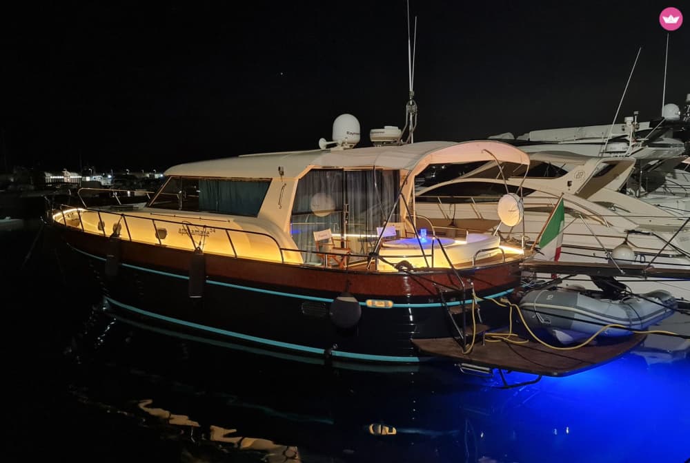 Heldagstur i Ischia ombord på Apreamare 54