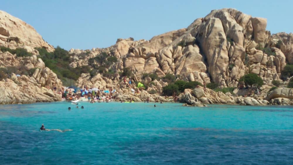 Disfrute de un día completo de navegación en Cannigione a bordo de un velero.