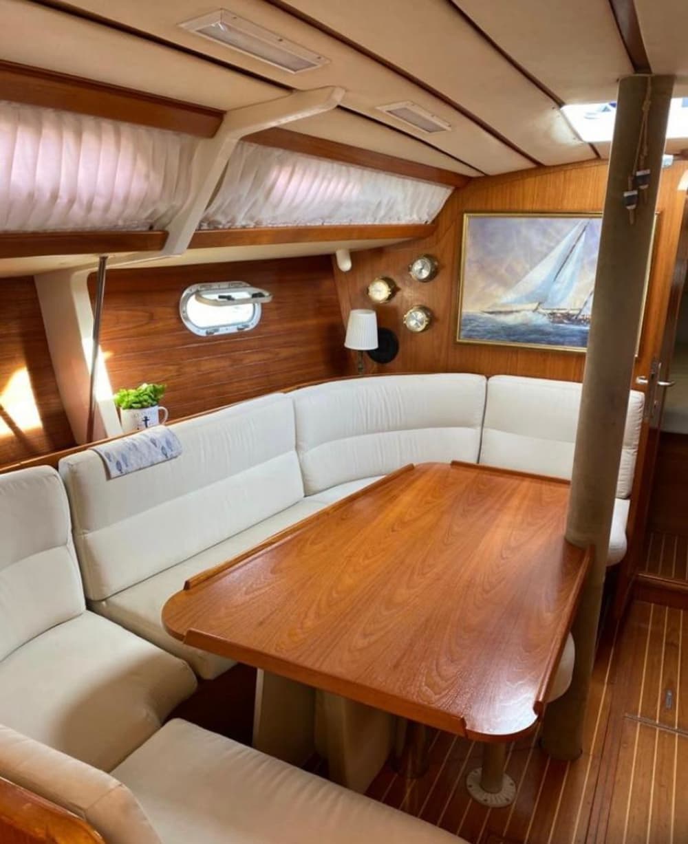 Een dagtocht zeilen in Chiavari op een zeilboot.