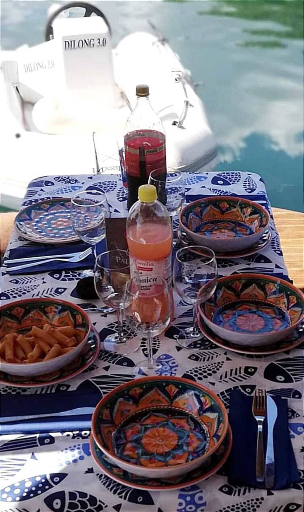 Ganztägiges Segelerlebnis auf einem Katamaran in Rom