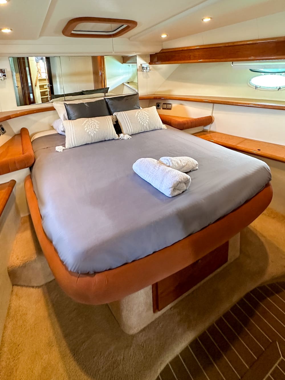 Altea, Benidorm y Calpe Sea Escape: Vuestro Yate Exclusivo Costa Blanca y Playas (8h)