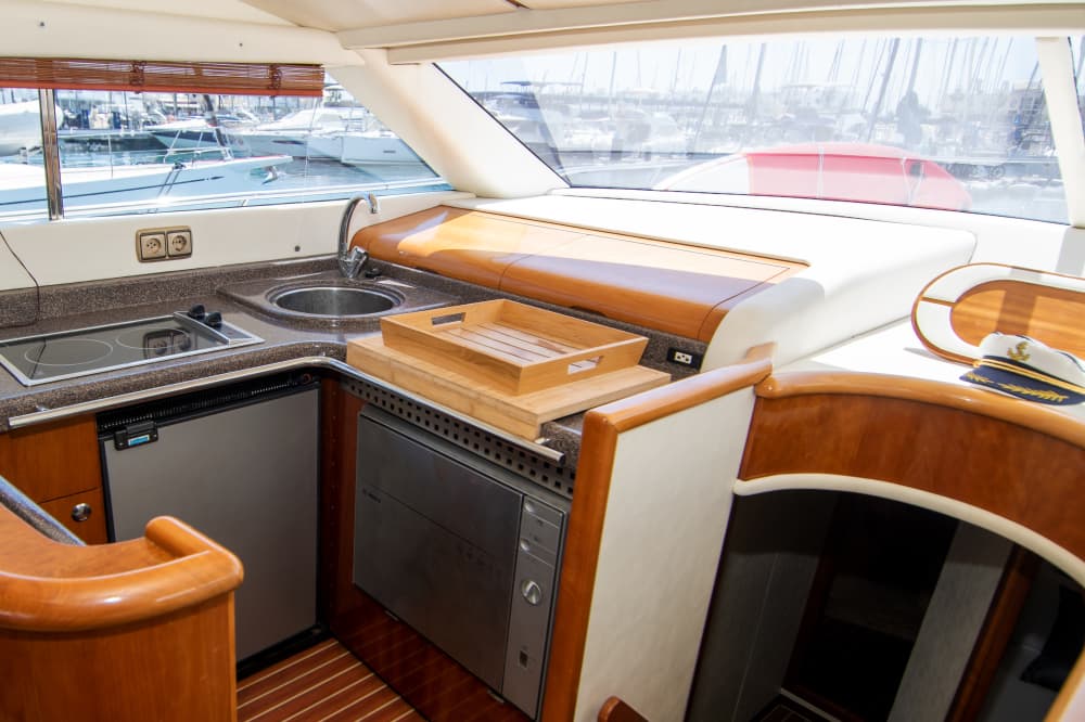 Altea, Benidorm y Calpe Sea Escape: Vuestro Yate Exclusivo Costa Blanca y Playas (8h)