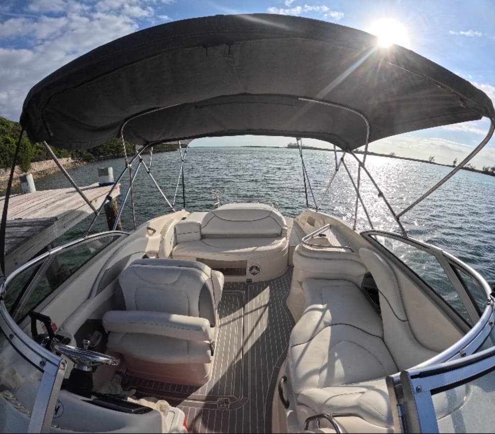 Tropical Escape: Luxurious Full-Day Boat Tour in Paradise