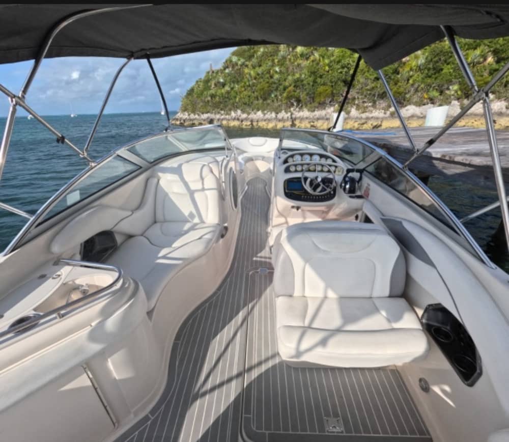 Tropical Escape: Luxurious Full-Day Boat Tour in Paradise