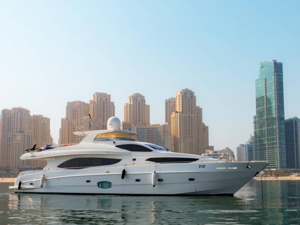 Dubai Waters com estilo: cruzeiro de 4 horas + jet ski