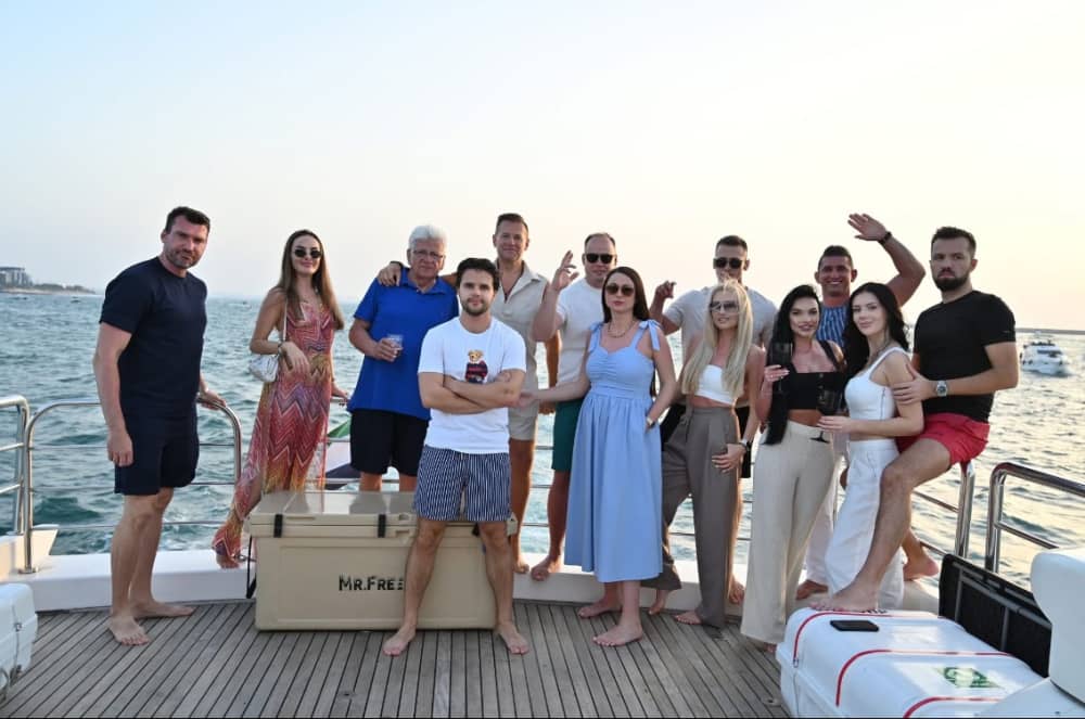 Dubai Waters com estilo: cruzeiro de 4 horas + jet ski