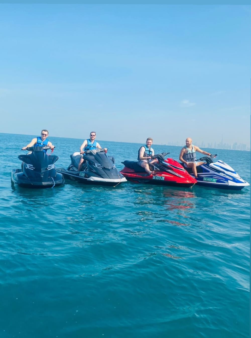 Dubai Waters com estilo: cruzeiro de 4 horas + jet ski