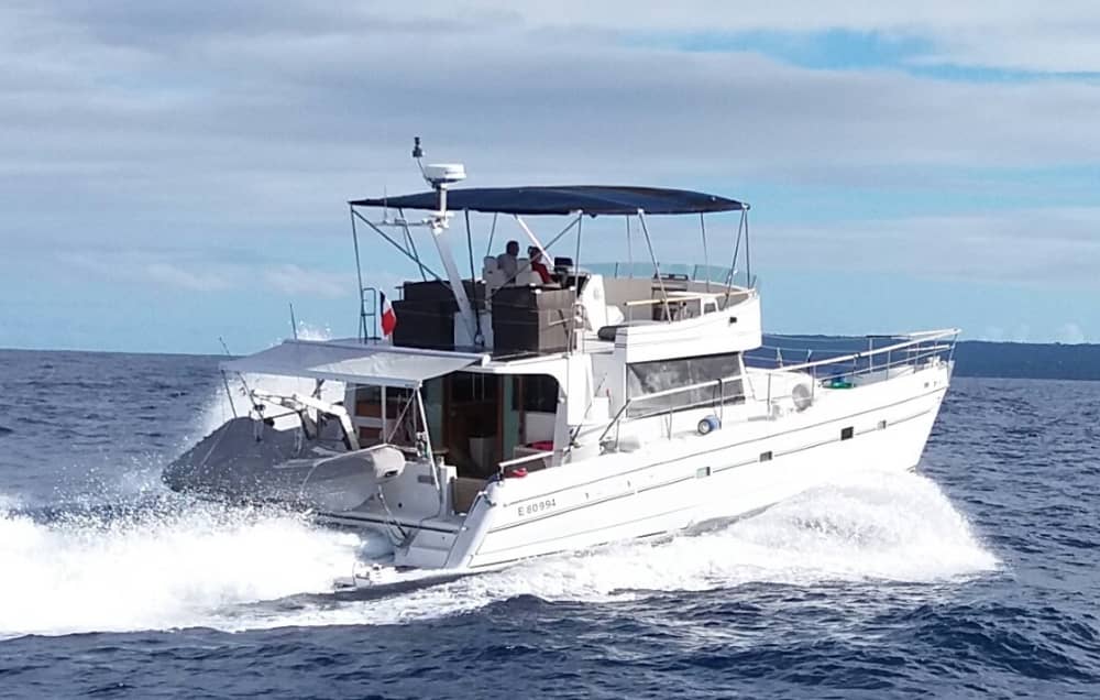 Découvrez Saint-François en catamaran pour une journée complète.