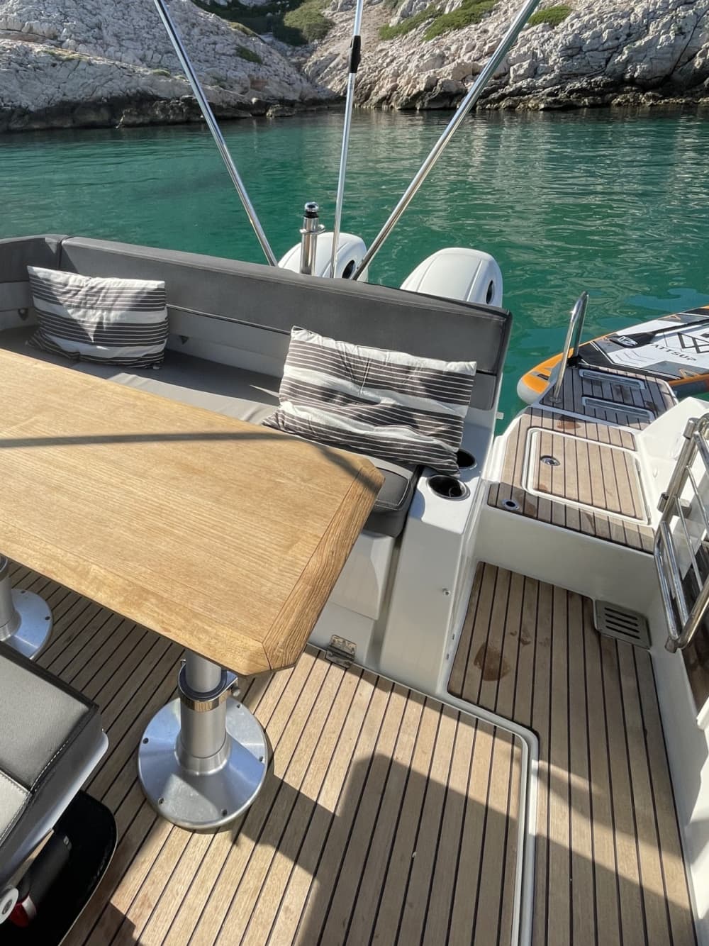 Votre journée à Marseille : Louez un bateau à moteur pour une journée complète de découverte