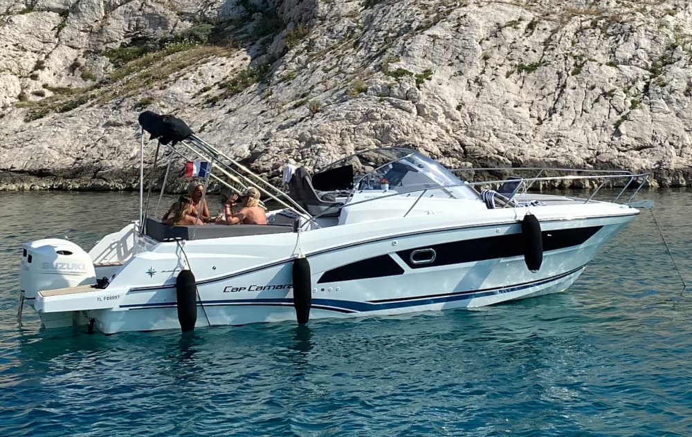 Votre journée à Marseille : Louez un bateau à moteur pour une journée complète de découverte