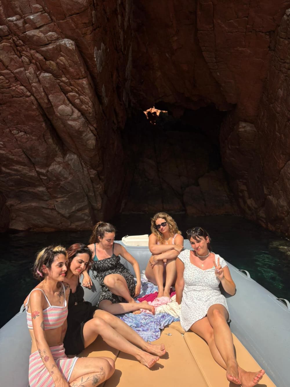 Tavolara en mer au coucher du soleil