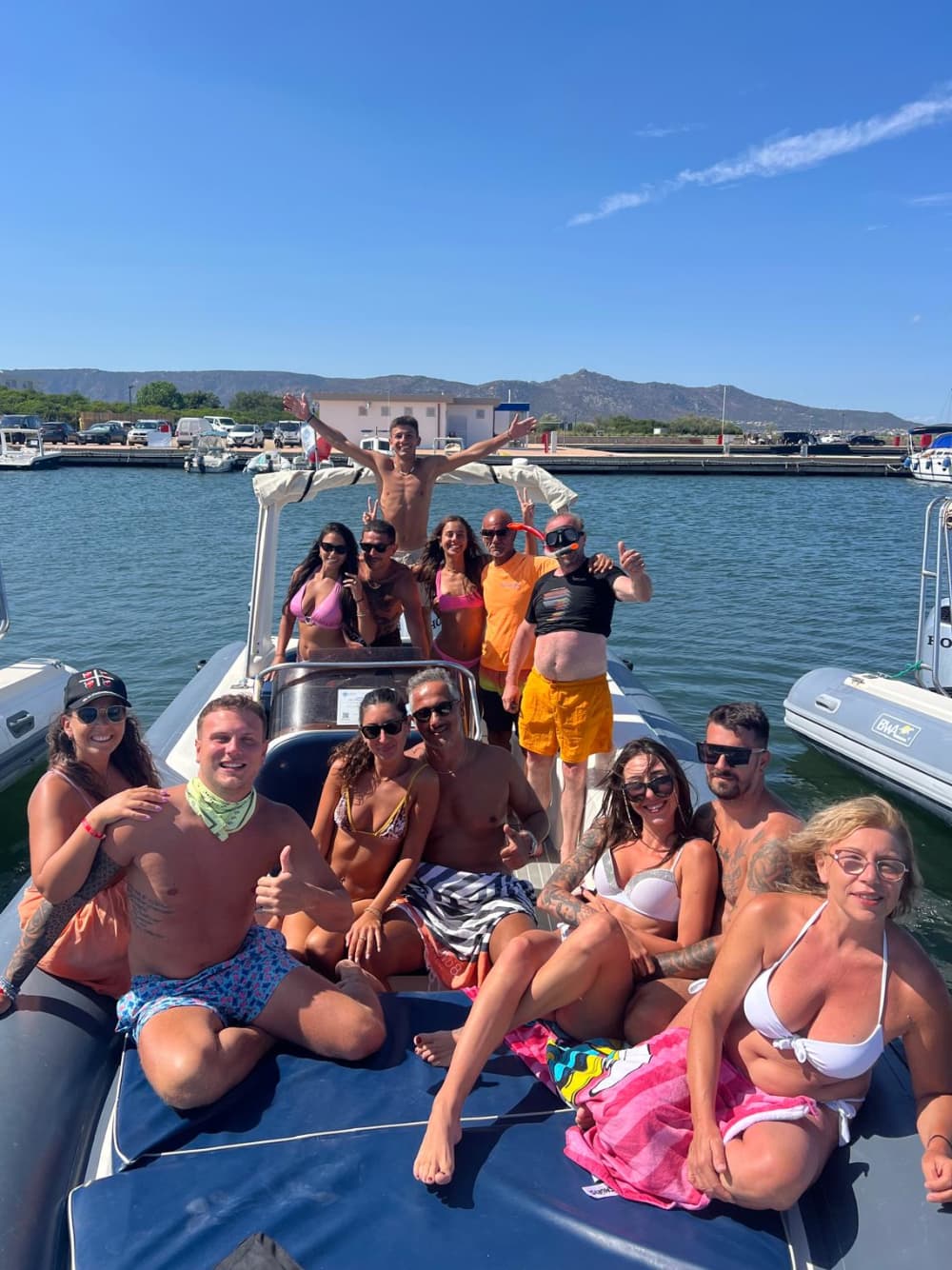 Tavolara en mer au coucher du soleil