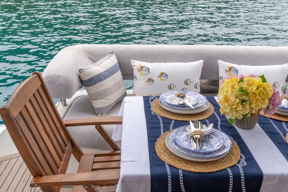 Wspaniałe wrażenia z rejsu jachtem deluxe / Numarine 55