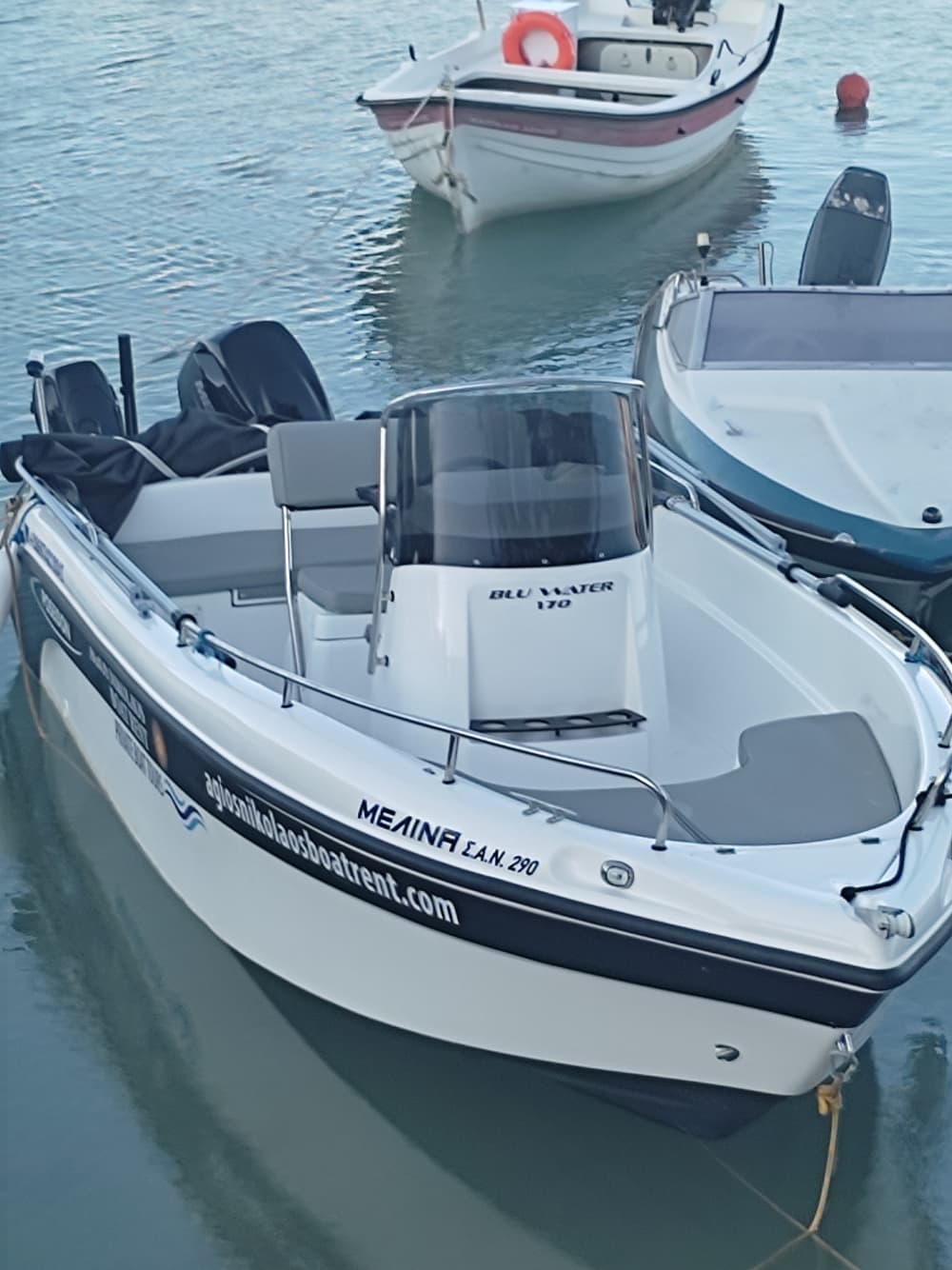 Votre bateau à moteur privé pour une journée autour d'Agios Nikolaos