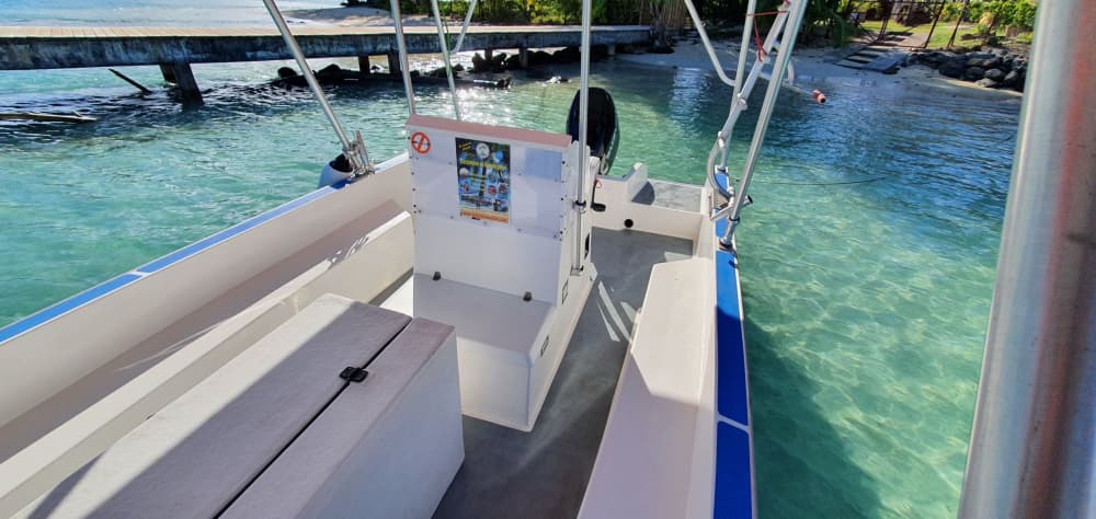 Noleggia una barca a motore per 3 ore di divertimento.