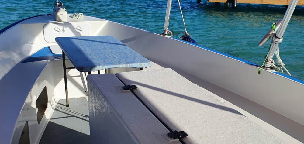 Noleggia una barca a motore per 3 ore di divertimento.