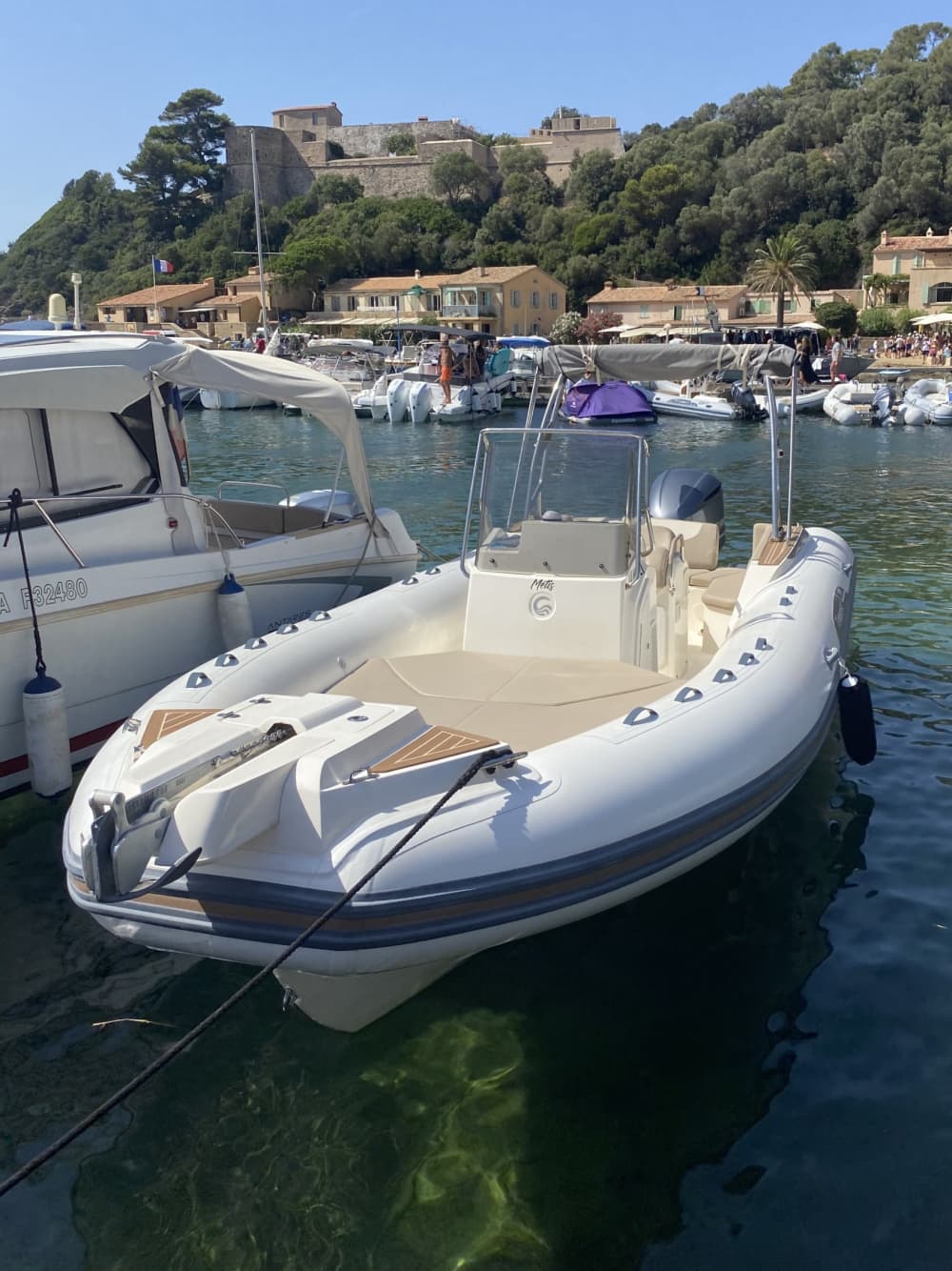 Halbtagesausflug in Saint-Tropez mit dem Motorboot