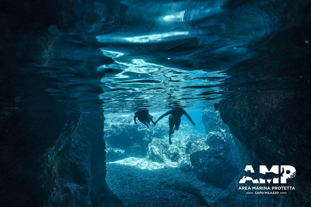 Recorrido por el área marina protegida con snorkel y aperitivo.