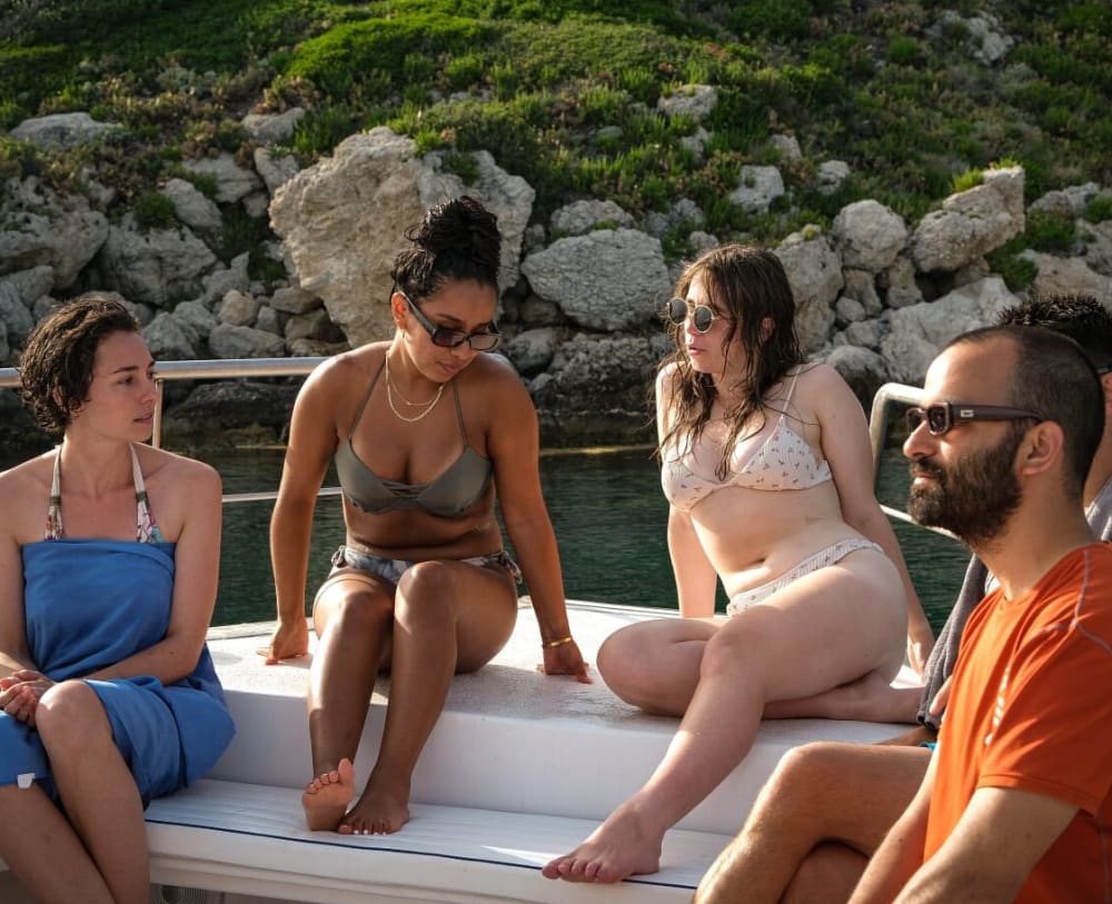 Recorrido por el área marina protegida con snorkel y aperitivo.