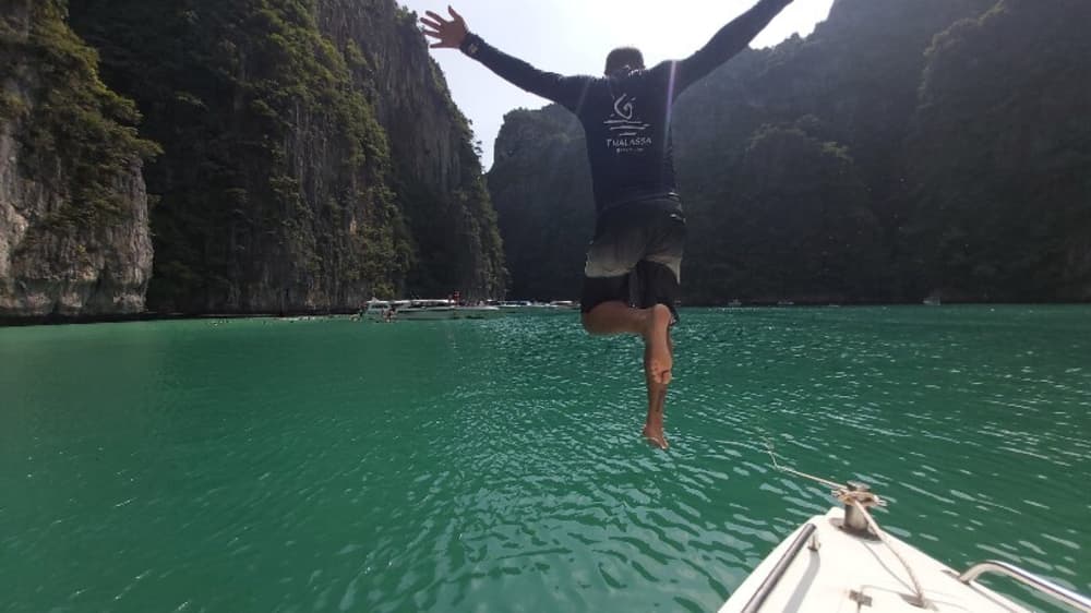 Prenez 6 heures pour découvrir la magie cachée de Krabi depuis les vagues.