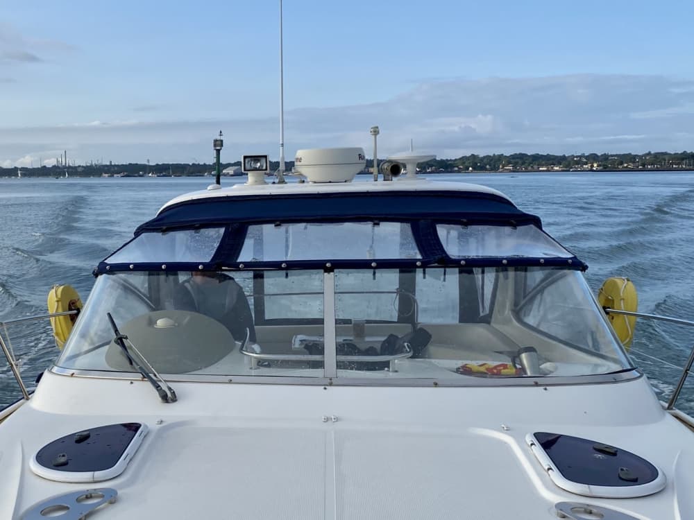 Flykt från Southampton: 4 timmars avkoppling på motorbåt