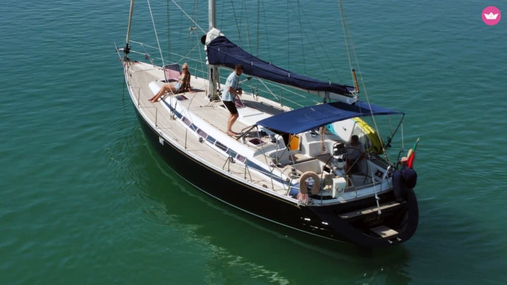 Niezapomniany 8-godzinny wynajem prywatnego jachtu w Algarve: żeglarskie przygody w Lagos