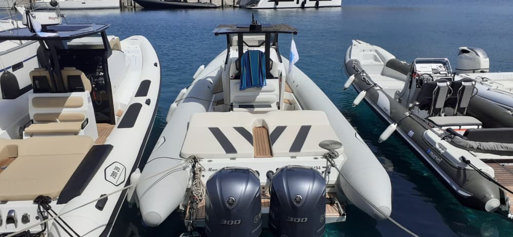 Navega amb els déus: un dia per descobrir Paros en una llanxa de motor
