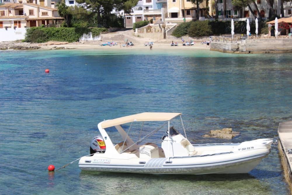 Ein Tag in Port de Pollença mit einem Motorboot
