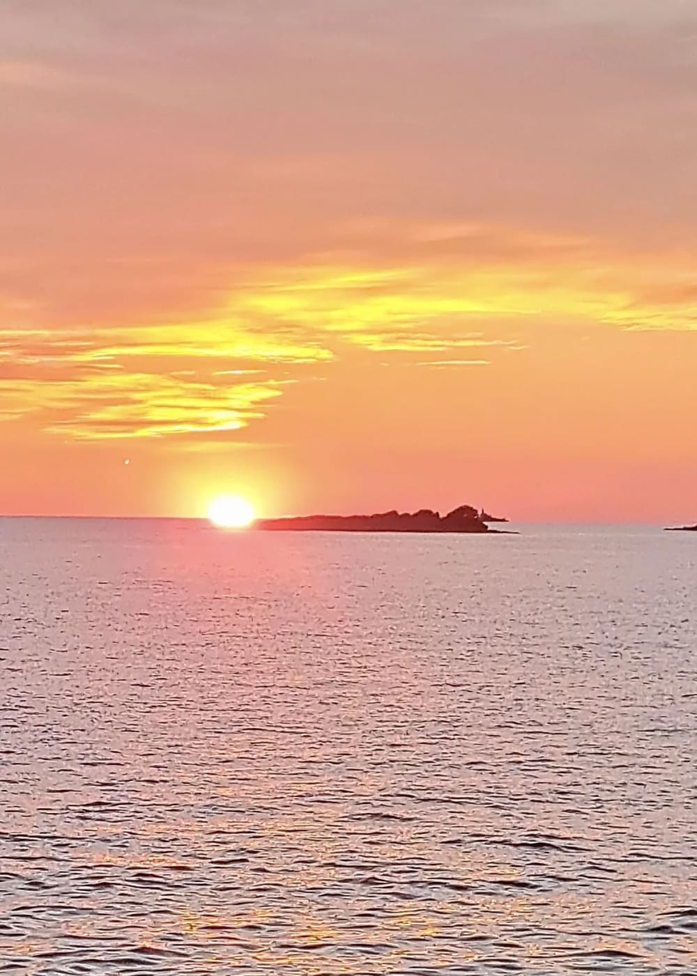 Escapada personalizada de medio día de isla en isla: 3 islas impresionantes