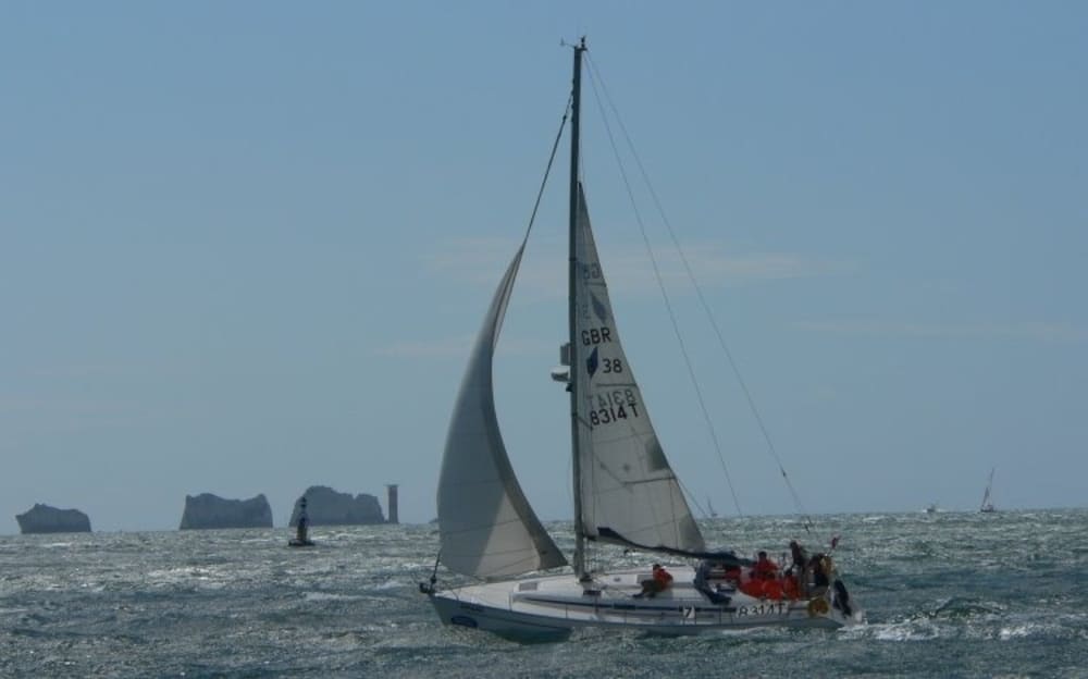 Det bästa av Lymington är på vattnet: Din privata heldag på en segelbåt