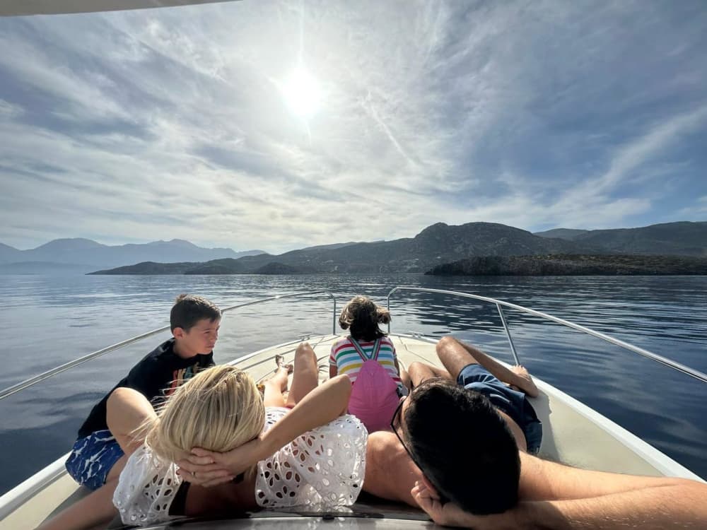 Rent a motorboat for 4 hours of fun
