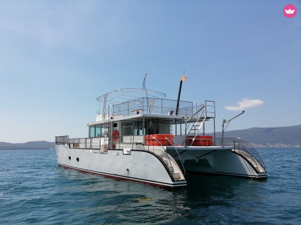 Ganztägige Bootstour: Erkundung der Boka-Bucht