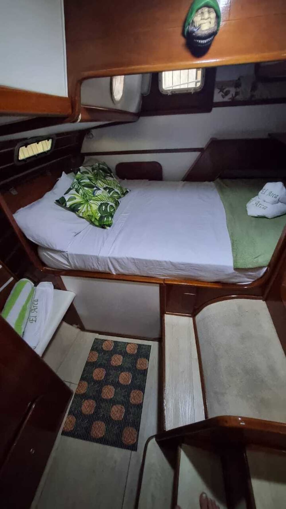 Passeio de veleiro privado de 8 horas em Angra dos Reis