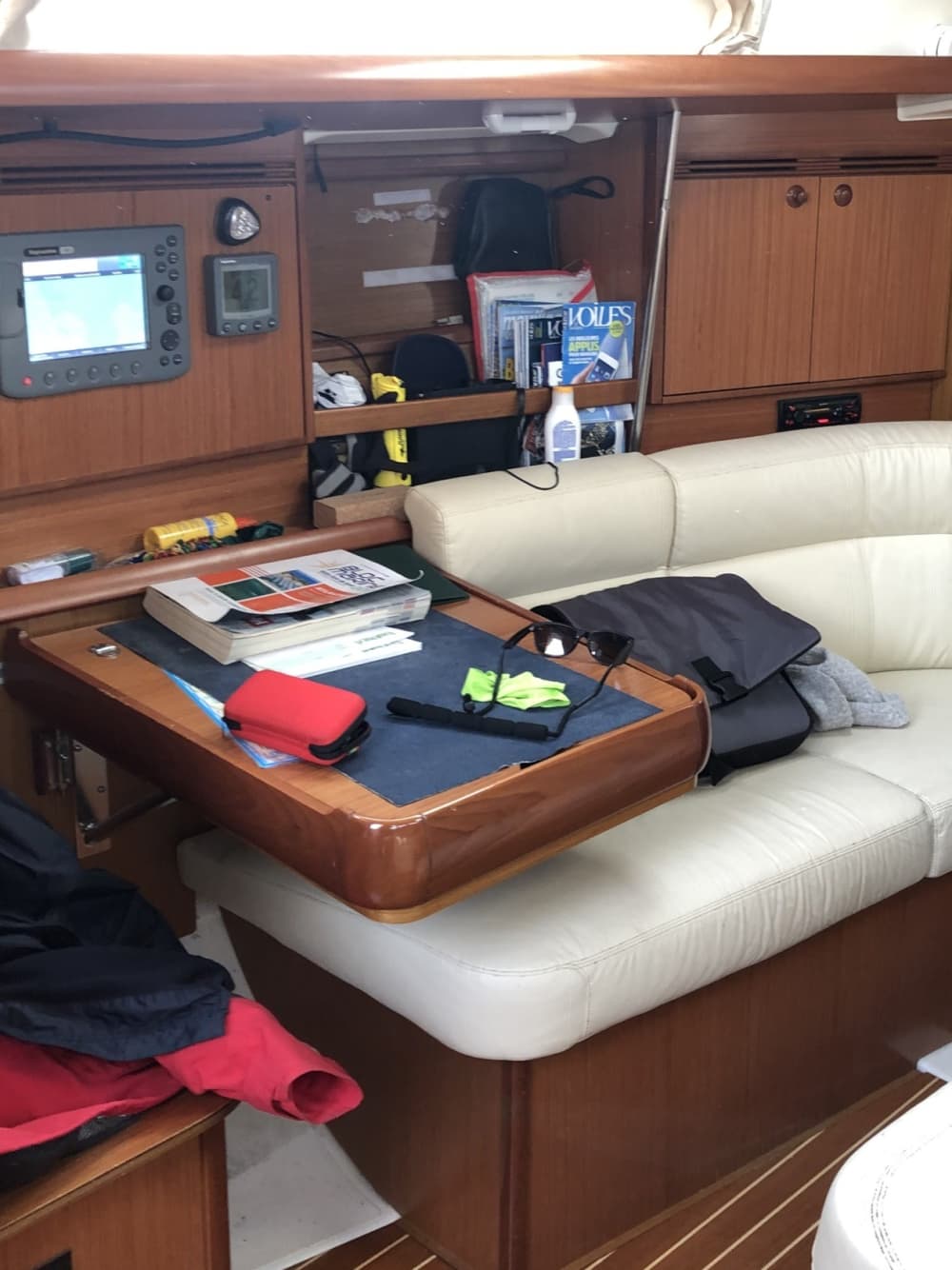 Mer, amour et soleil : une journée riche en émotions sur un voilier