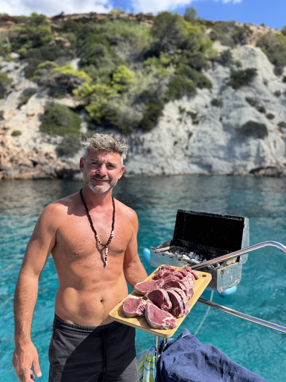 Bachelorette Party με Fun Captain σε ένα πολυτελές καταμαράν