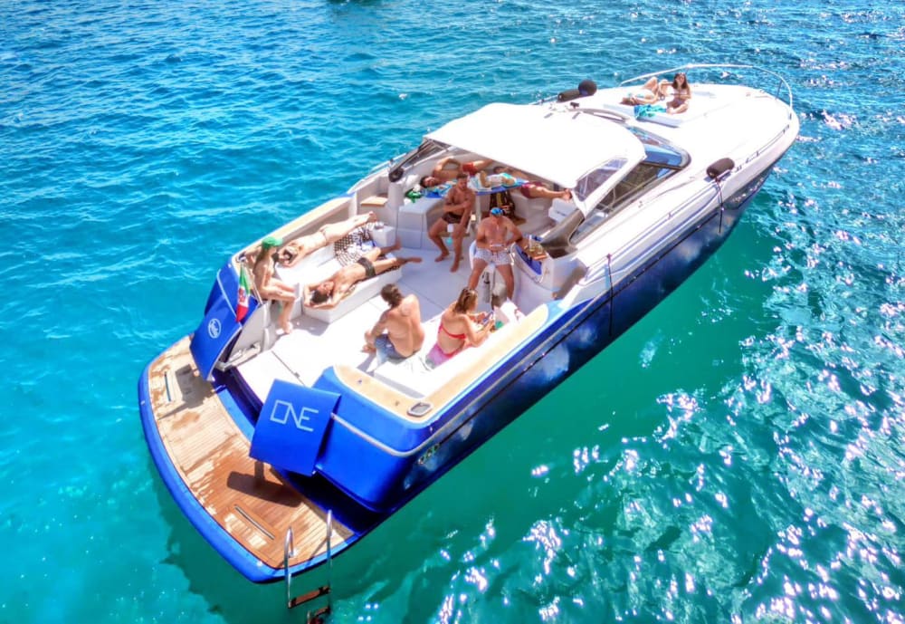 Ihr privates Motorboot für einen Tag rund um Neapel