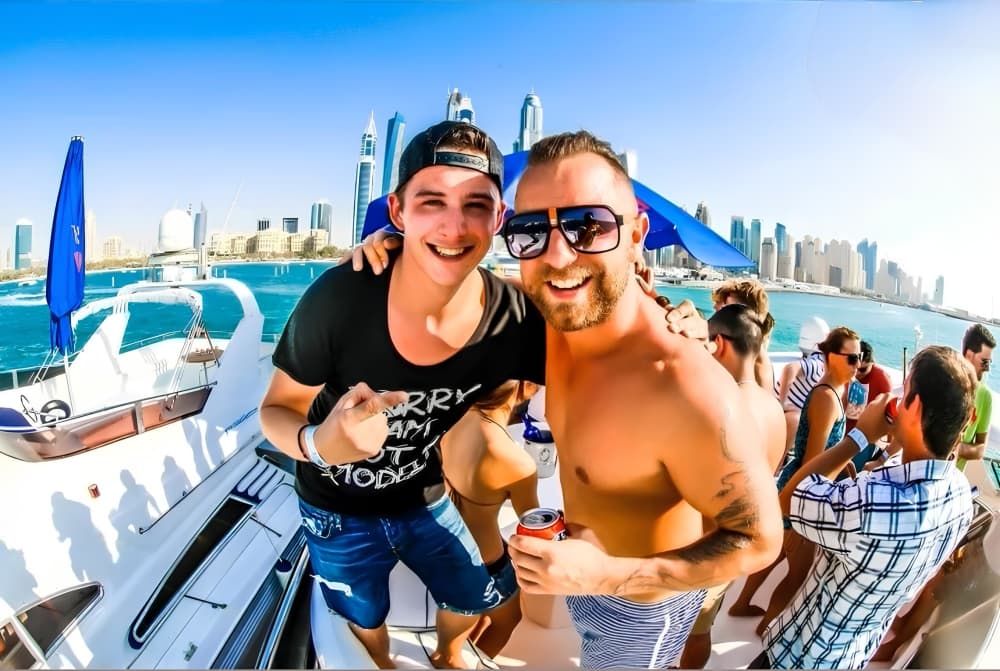 Cruzeiro de 4 horas ao longo da costa icônica de Dubai