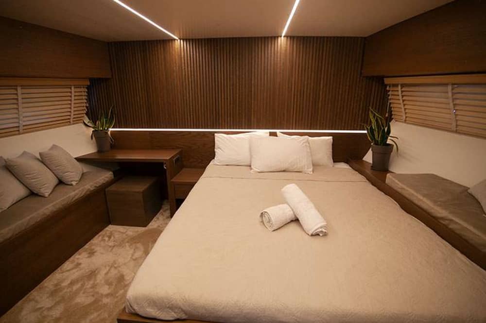 4 Hours Morning Private Cruise (10AM - 2PM)