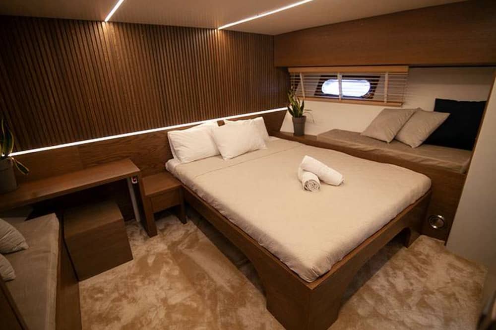 4 Hours Morning Private Cruise (10AM - 2PM)