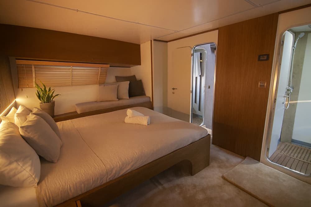 4 Hours Morning Private Cruise (10AM - 2PM)