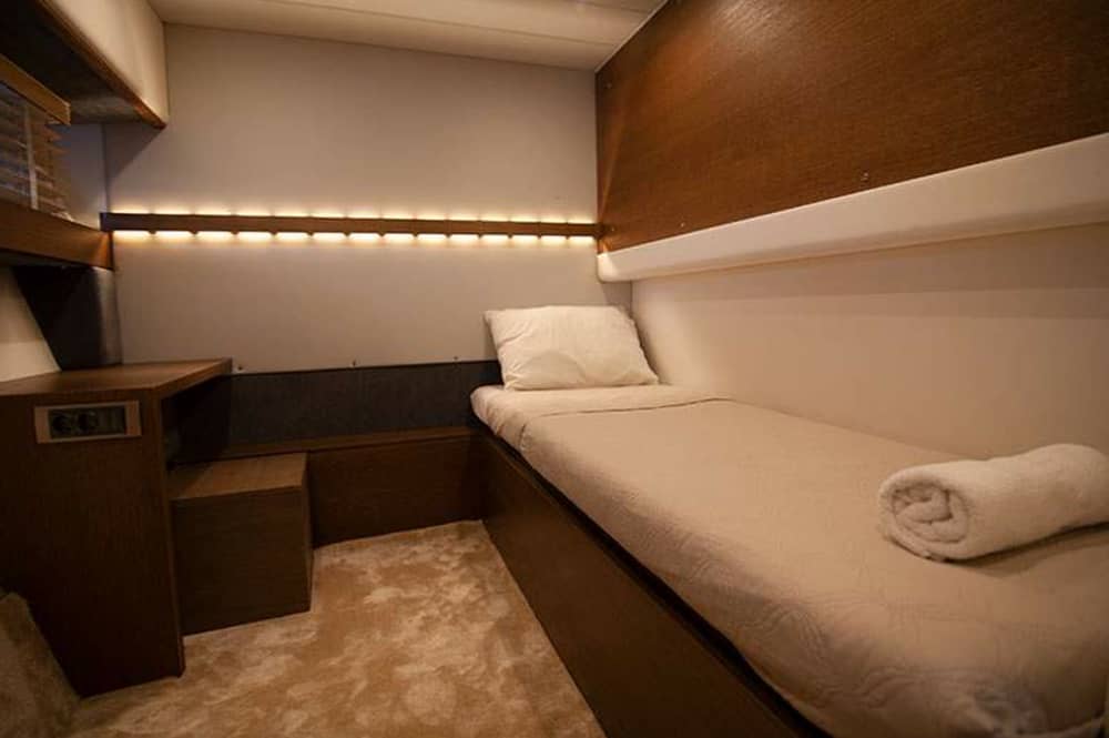 4 Hours Morning Private Cruise (10AM - 2PM)